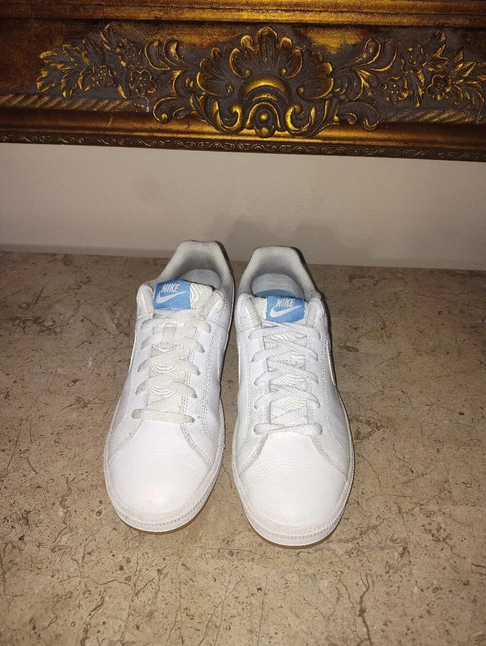 Nike crisp white